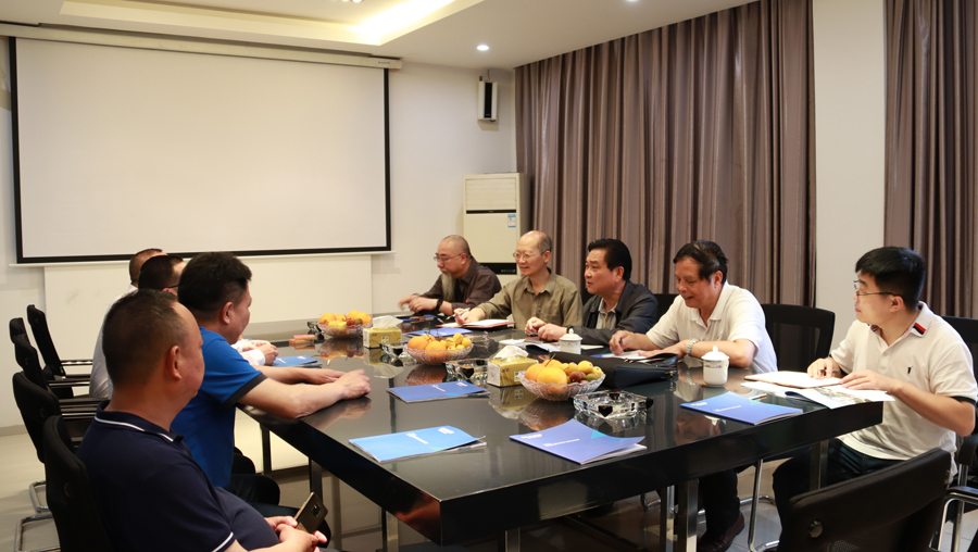 臺(tái)州市原政協(xié)副主席、臺(tái)州商人研究會(huì)會(huì)長(zhǎng)鄭薦平等領(lǐng)導(dǎo)蒞臨美機(jī)調(diào)研指導(dǎo)